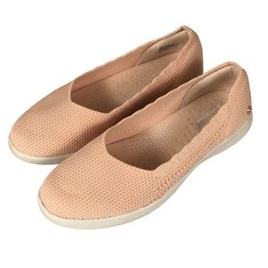 SHOES - Women's Skechers On The Go Dreamy Mia Pink/White Ballet Flats. Size 8.